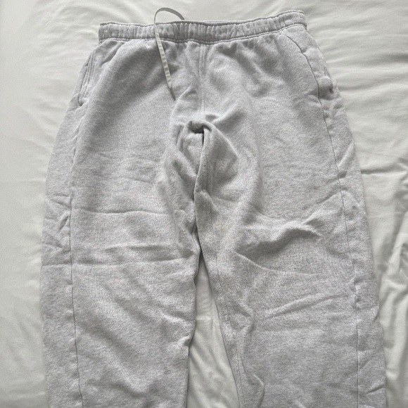 Lululemon Scuba Mid-Rise Oversized Joggers - Heather Grey - Picture 1 of 5